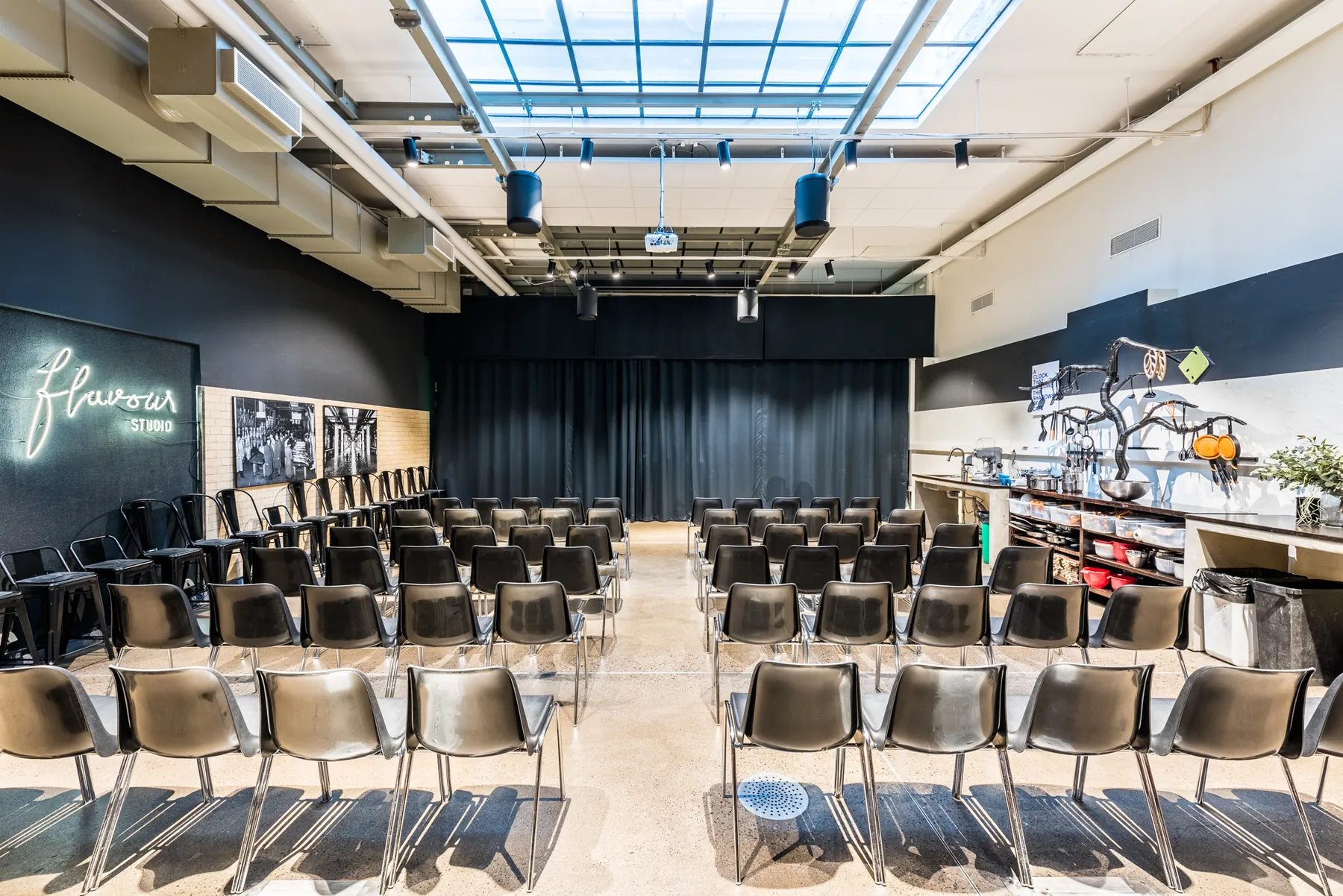 Flavour Studio seminaarikäytössä Teurastamolla.